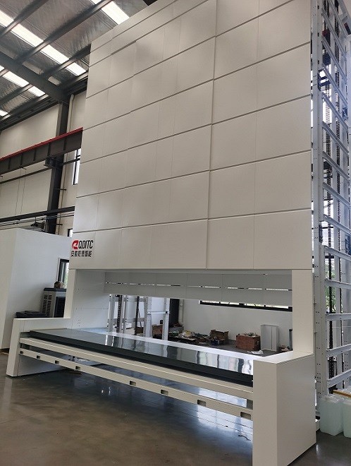Vertical Lift with External Port Storage & System